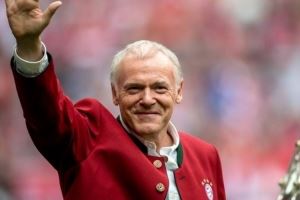 71岁传奇助教格兰德退休，拜仁官方社媒发文致谢