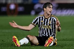 跟队记者：尤文考虑1500万到2000万卖米雷蒂，许多意大利球队有意