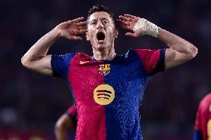 世体：拉波尔塔、弗里克与莱万经纪人会面，莱万100%会留下来