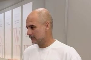 蓄须明志？新赛季英超临近，曼城主帅瓜迪奥拉留起了胡子