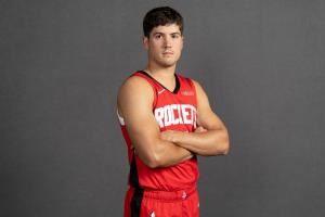 队记：我认为谢泼德会是火箭第五个首发球员 然后等DFS复出后再看