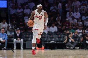 阿德巴约谈全新进攻体系：节奏非常快 每个人参与把球运转起来