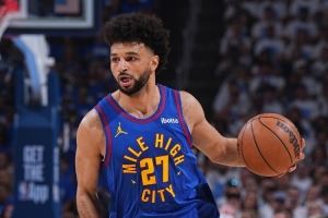 状态还不错！穆雷半场8中5&三分6中3拿到15分 另有3板1助