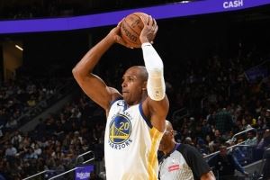 不太适应首发？霍福德半场4中0&三分2中0无得分&仅2板2助 有2失误