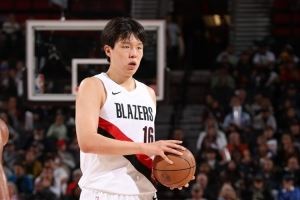 刘维伟寄语杨瀚森：保持耐心 保持努力 每天都努力去进步一点